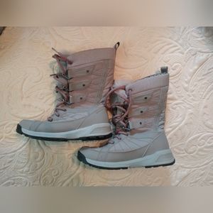 Columbia women's snow boots